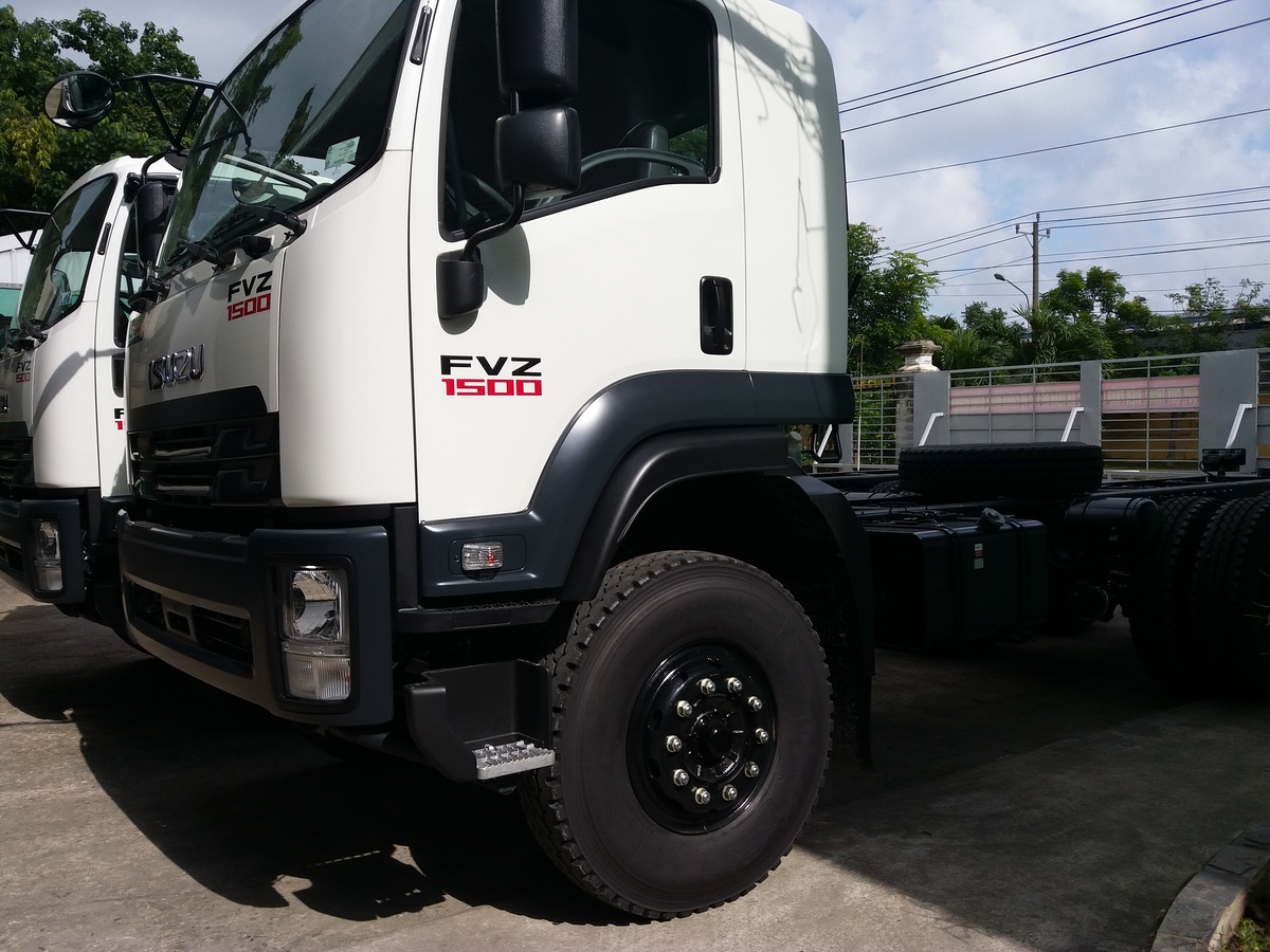 xe-bon-cho-nuoc-isuzu-fvz-7